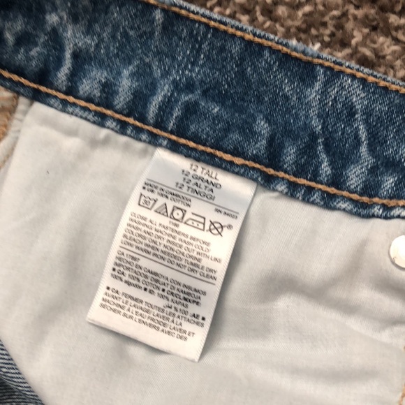 Old navy high rise jeans - Picture 3 of 4